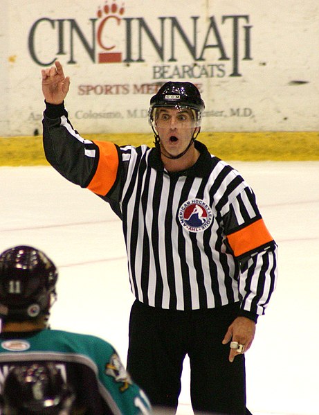 File:Referee hockey ahl 2004.jpg