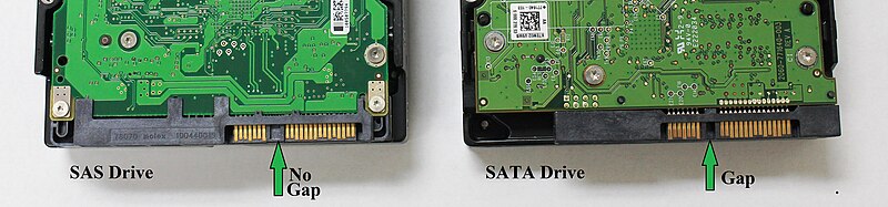 Файл:SASvsSATA Connector.JPG