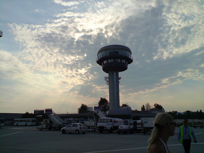 File:BTS airport 5.jpg