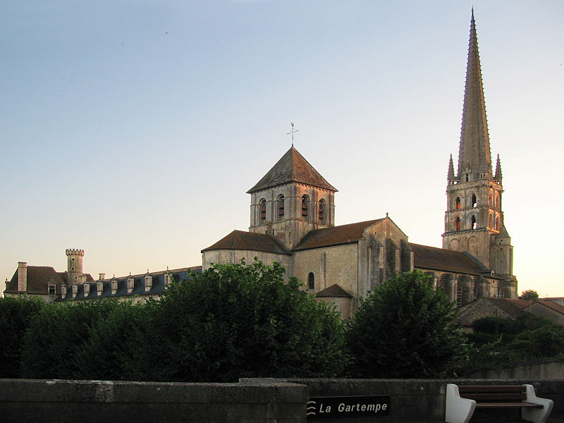 Archivo:Abbaye Saint-Savin-sur-Gartempe 2006-07-10 3.jpg