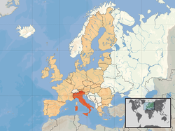 Location of Italy (orange) – in Europe (tan & white) – in the European Union (tan)  [Legend]