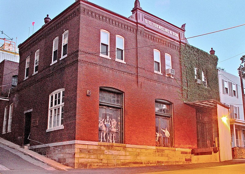 File:Yuengling brewery.jpg