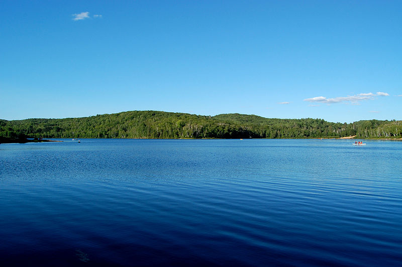 File:Arrowhead Lake.jpg