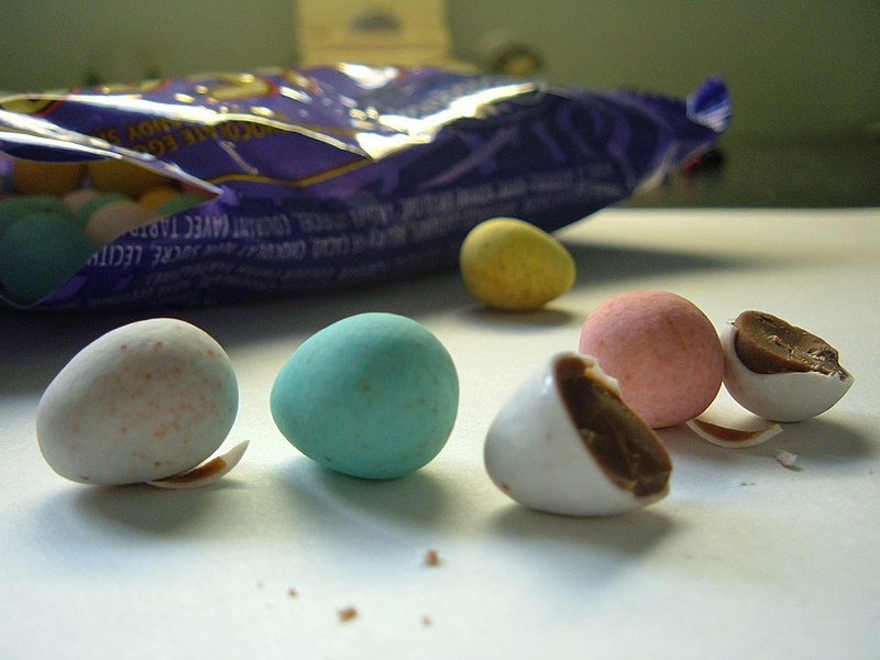 File:Mini Eggs Closeup.JPG