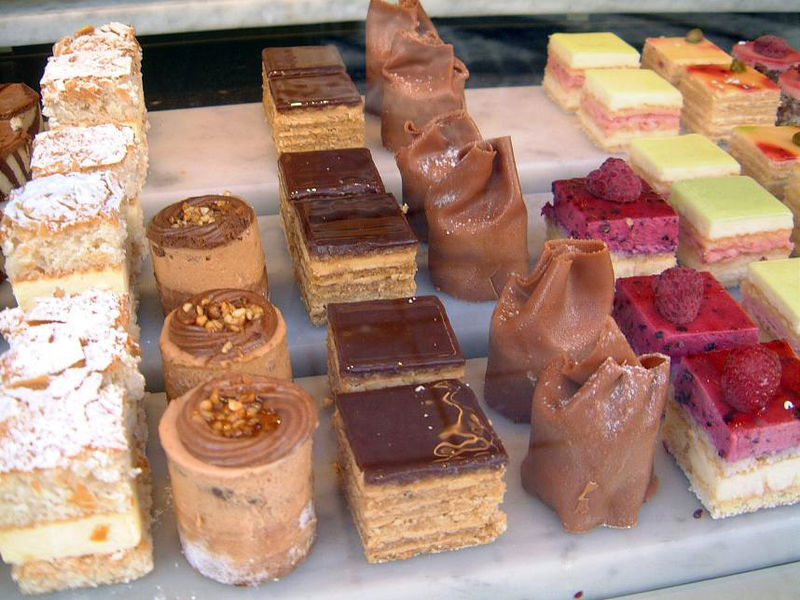 File:Petits.fours.wmt.jpg