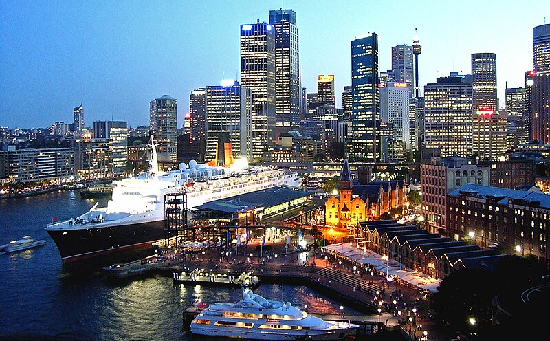 File:QE2 Sydney1.jpg