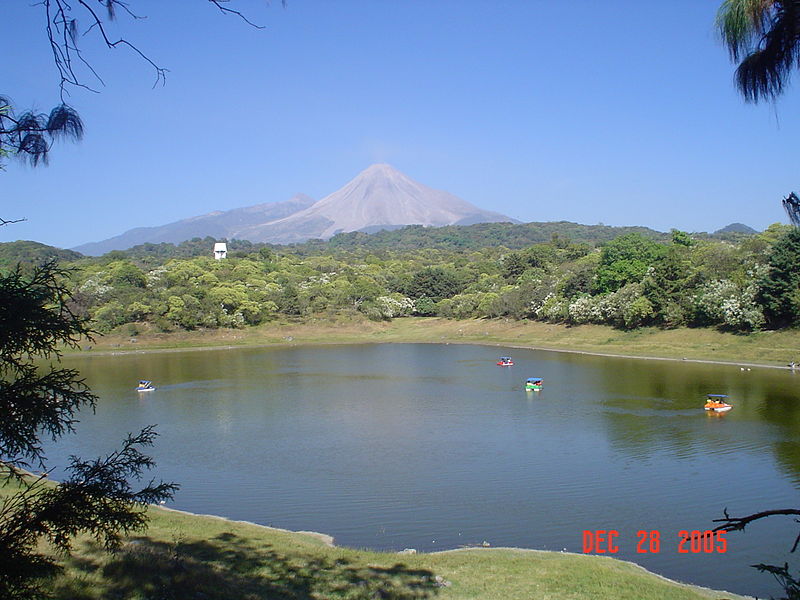 Archivo:VolcanDeColima.JPG