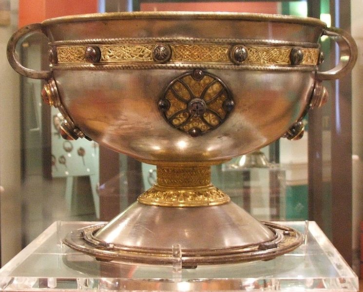 Файл:Ardagh chalice.jpg