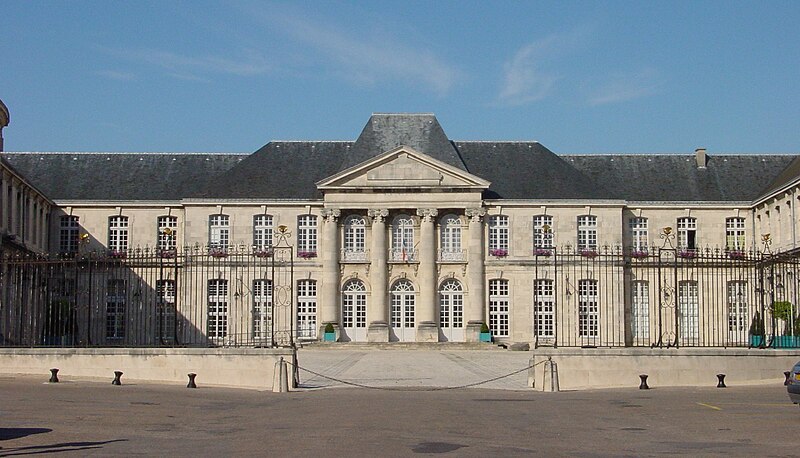 File:ChateauStanislasCommercyCropped.jpg