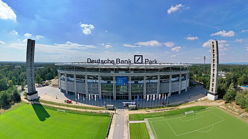 Archivo:Deutsche bank park.jpg