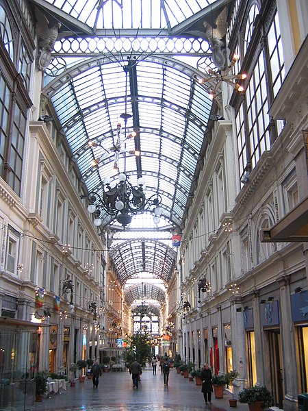 Archivo:Galleria Mazzini.jpg