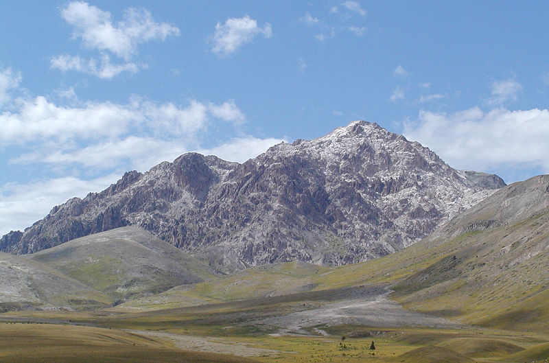 File:Gran Sasso 02.jpg