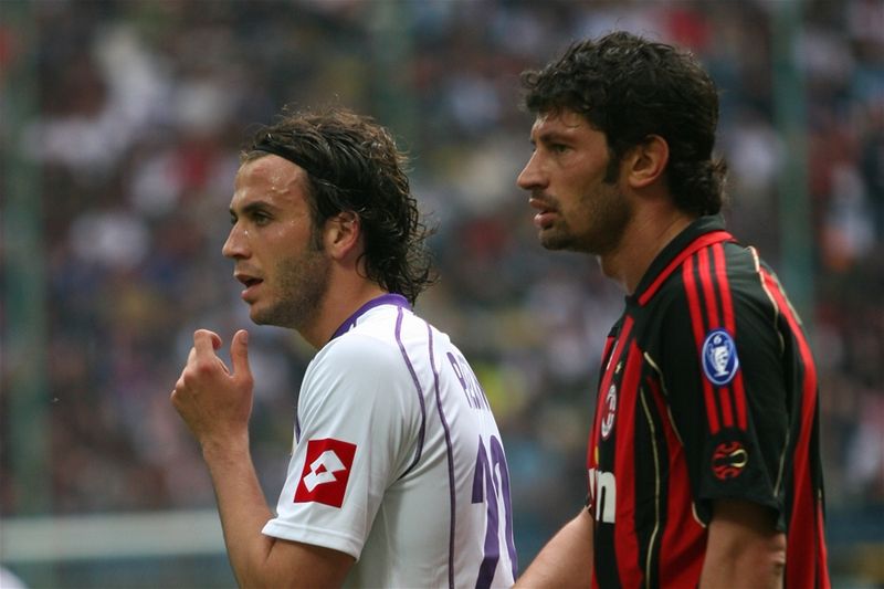 File:Pazzini Kaladze.jpg