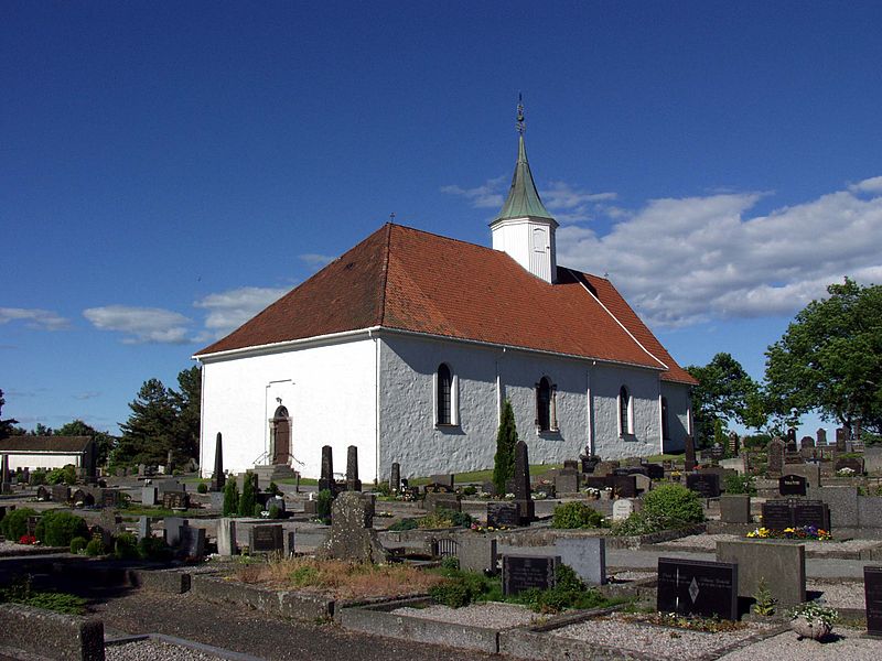 Файл:Tjølling kirke 22jun2005.jpg