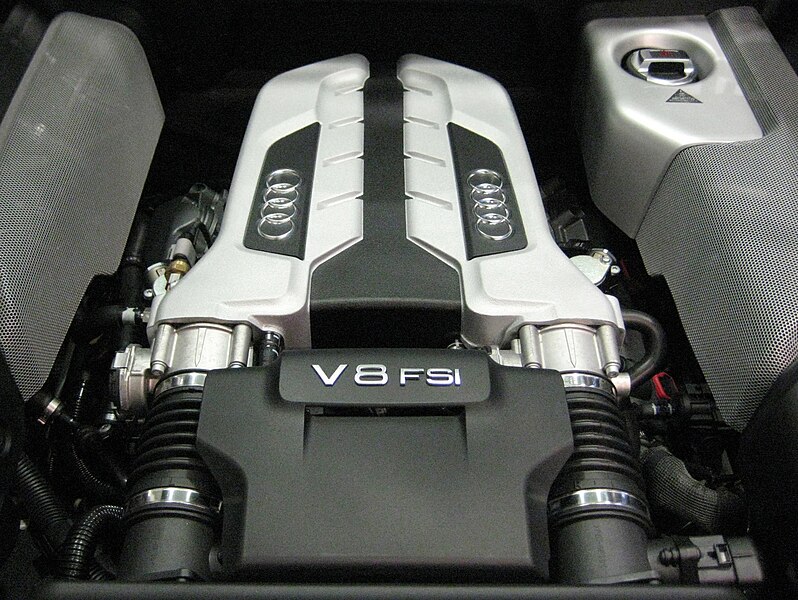 File:2007 Audi R8 Engine.JPG