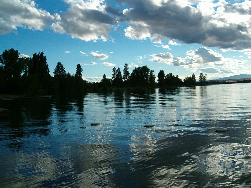 File:CloudsAndLakeInMontana.jpg