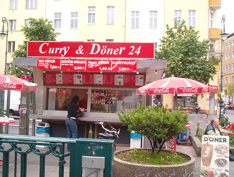 File:Gneisenaustraße Döner Stand.JPG