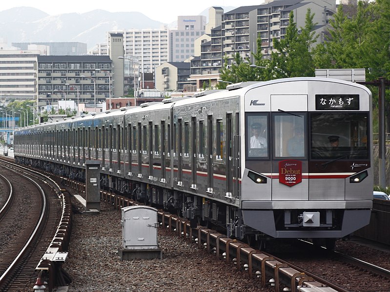 Archivo:Kitakyū 9000 momoyamadai.JPG