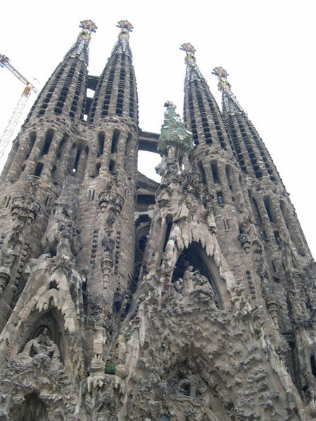 File:Sagrada-familia2.jpg