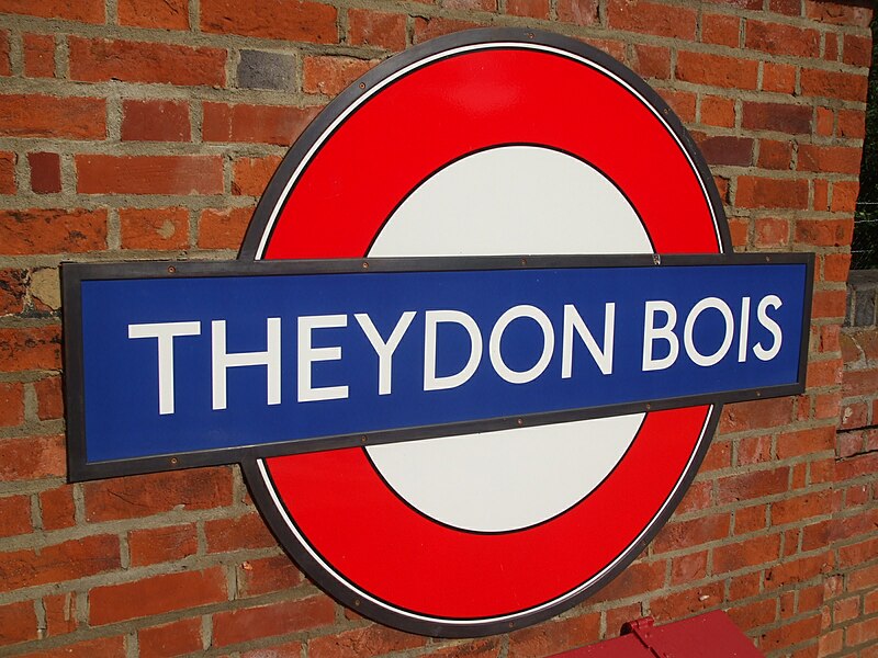 File:Theydon Bois stn roundel.JPG