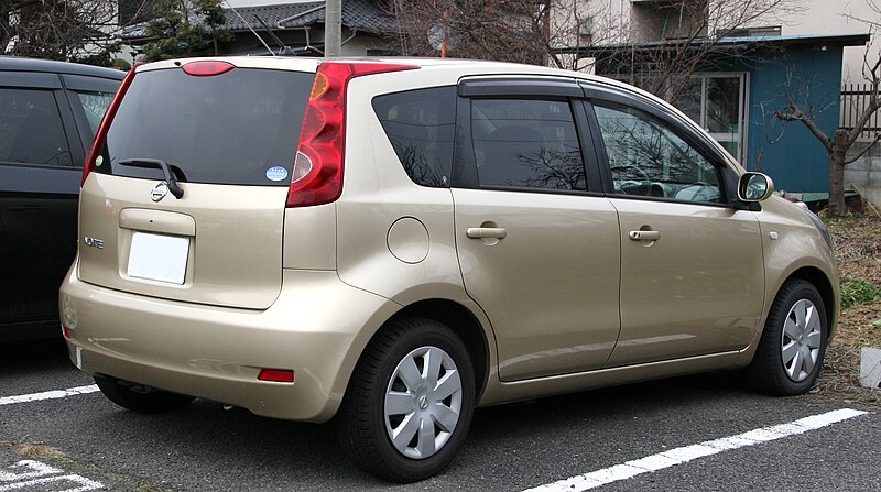 File:2005-2008 NISSAN NOTE rear.jpg