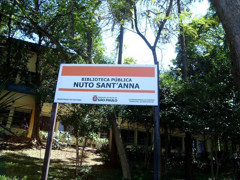 Archivo:Biblioteca Nuto Santana.JPG