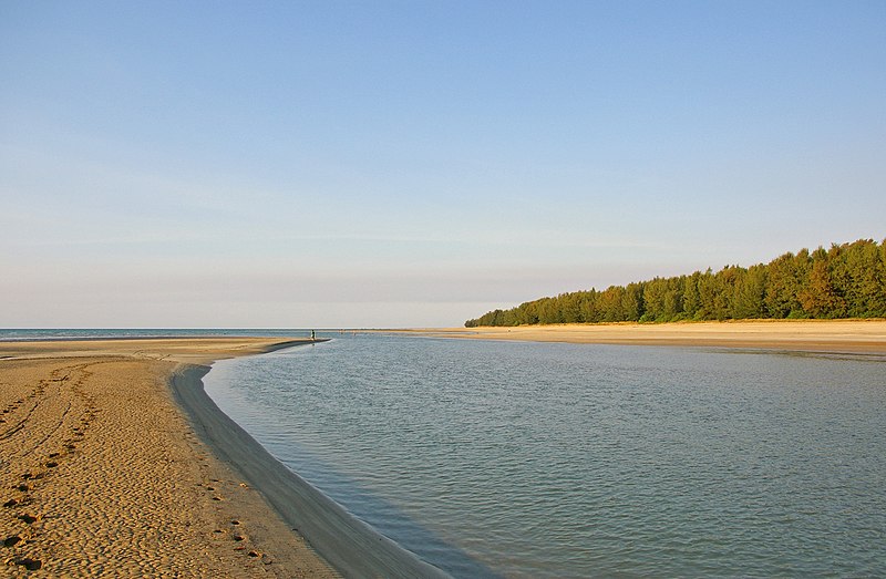 File:Estuary mouth.jpg