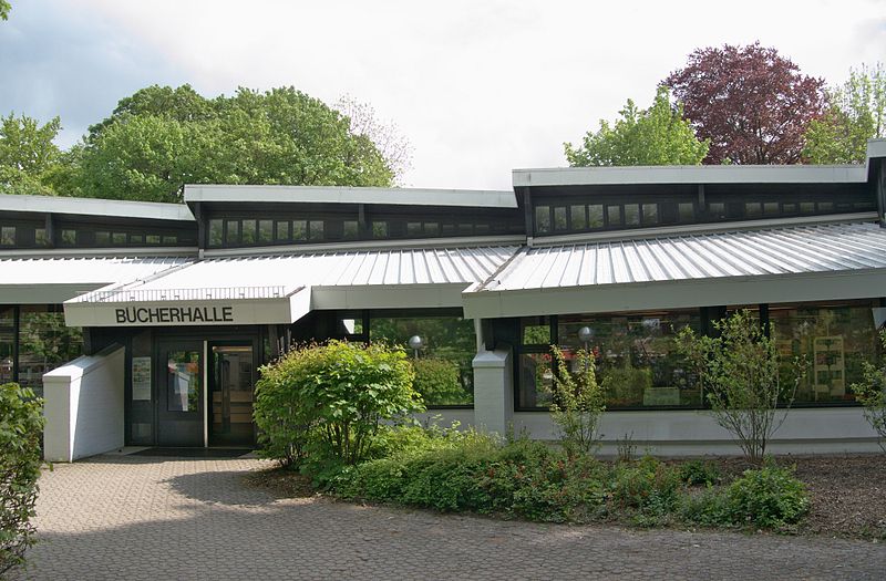 File:Farmsen.Bücherhalle.wmt.jpg