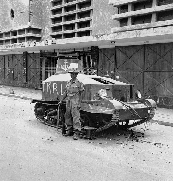 File:IWM-SE-5866-tank-Surabaya-19451127.jpg