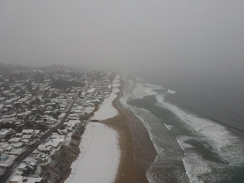 File:Lincoln City, Oregon Snow.jpg