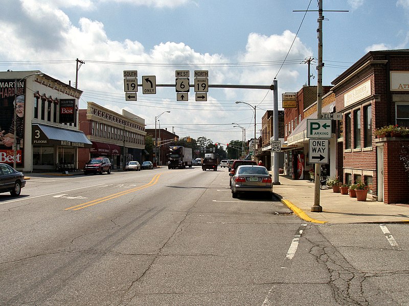 File:Nappanee-indiana-downtown.jpg