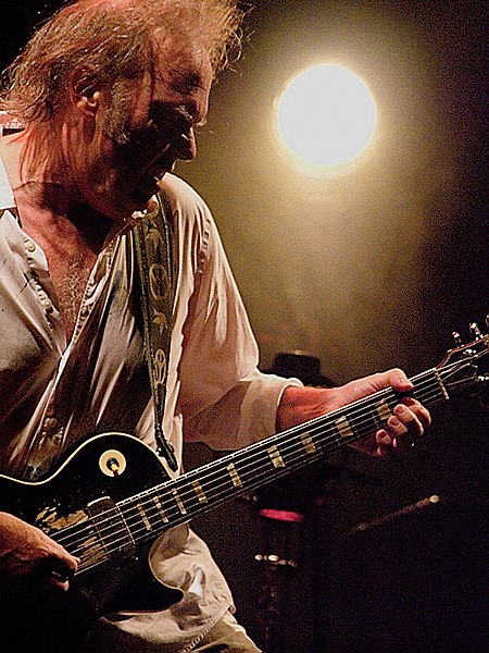 Archivo:Neil Young 2008 Firenze.jpg