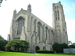 Rockefeller Chapel, constructed in 1928, was designed by Bertram Goodhue in the neo-Gothic style