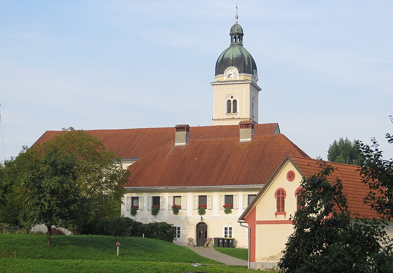 File:Smlednik Slovenia - church.JPG