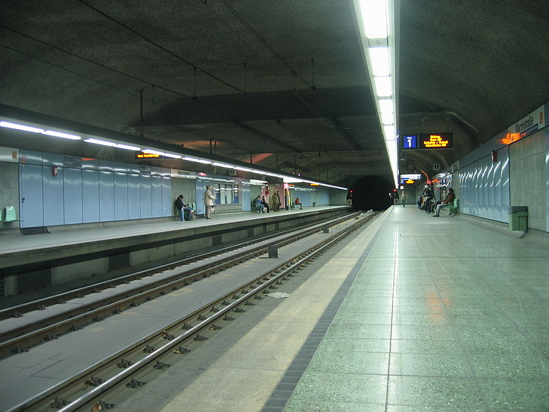 File:Stadtbahn Essen - Martinstrasse.jpg