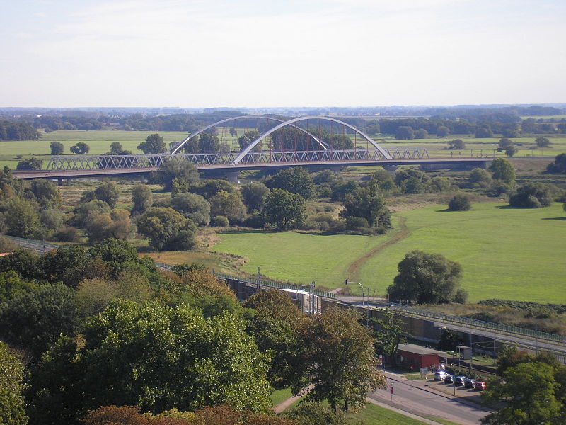 File:Elbbrücke Wittenberg.JPG