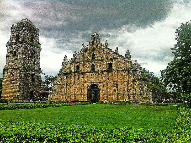 Archivo:Paoay - Kumakaway!.jpg