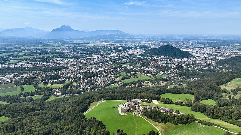 File:Salzburg - Panoramaansicht.JPG