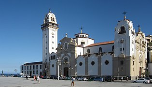 Basílica de Nuestra Señora de la Candelaria, (Patrona de Canarias) en Tenerife.