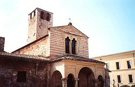 Santa Maria infraportas, Foligno