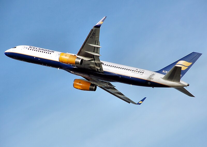 File:Icelandair.b757-200.tf-fiv.arp.jpg