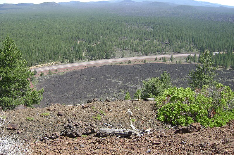 File:Lava Butte Lava Flow.jpg