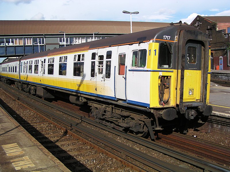 File:1717 at Clapham Junction.JPG