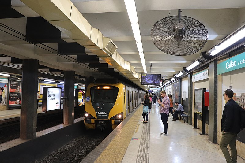 Archivo:Buenos Aires metro Callao.jpg