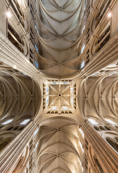 File:Laon Cathedral Vaults 01.JPG