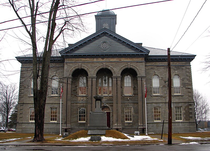 File:Napanee ON 3.JPG