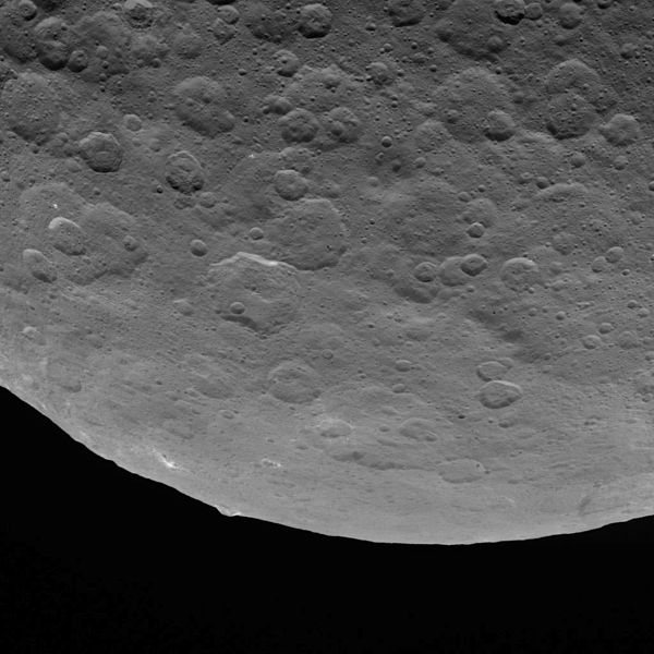 File:PIA19587-Ceres-DwarfPlanet-Dawn-2ndMappingOrbit-image19-20150618.jpg