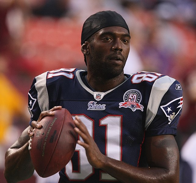 File:Randy-Moss 8-28-09 Patriots-vs-Redskins.jpg