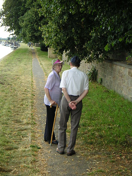 File:Walkers at Fiskerton.jpg