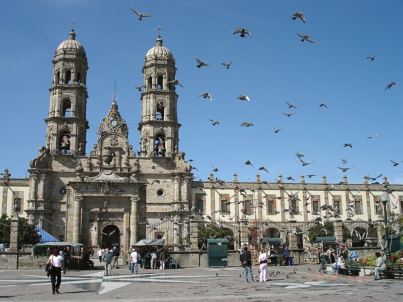 File:Basilica de Zapopan atrio.jpg